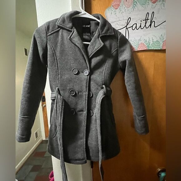 Girls coat with button front closure and belt side pockets - Picture 1 of 8